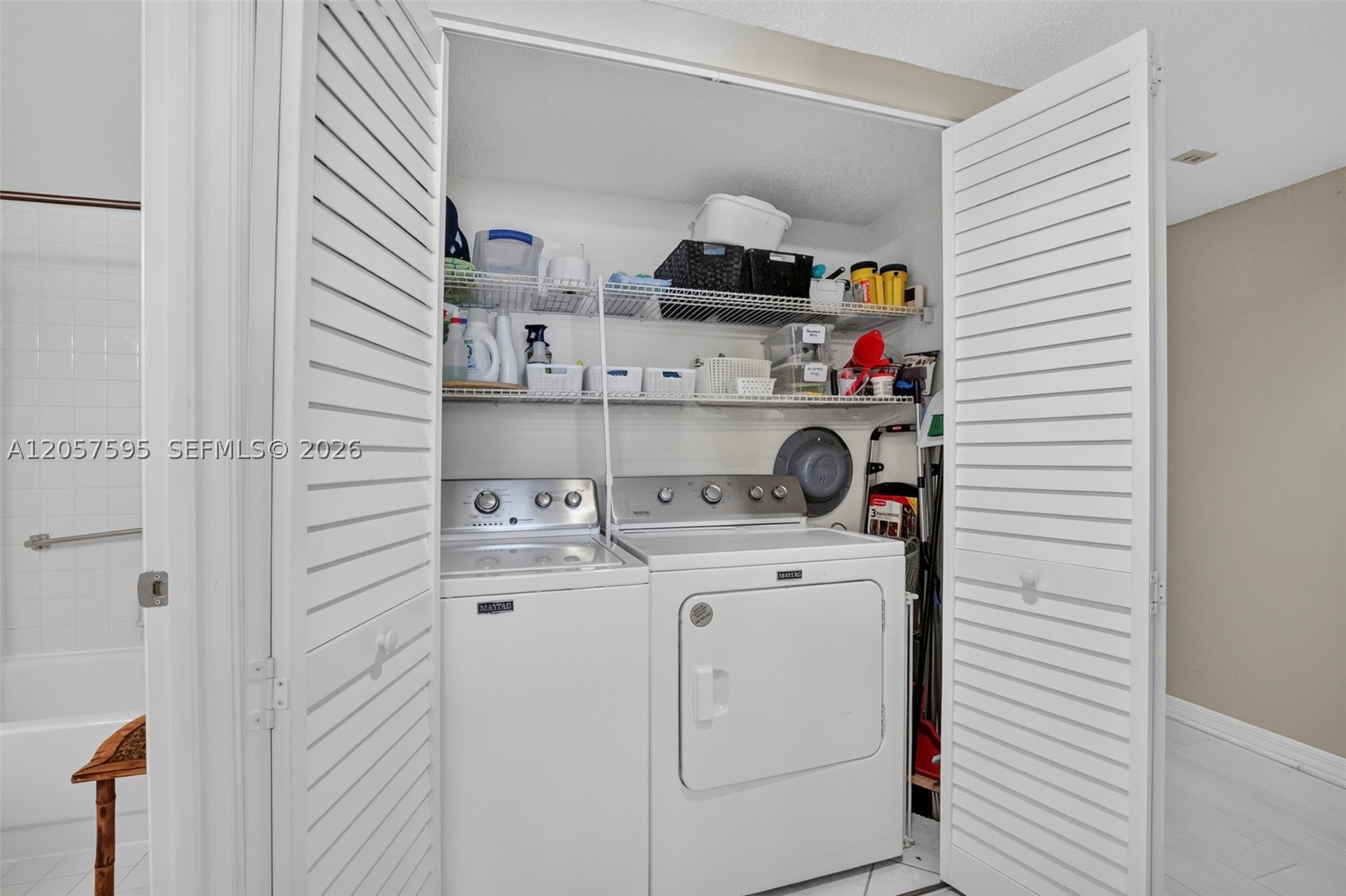 7449 N Devon Dr 207 Property Photo 12