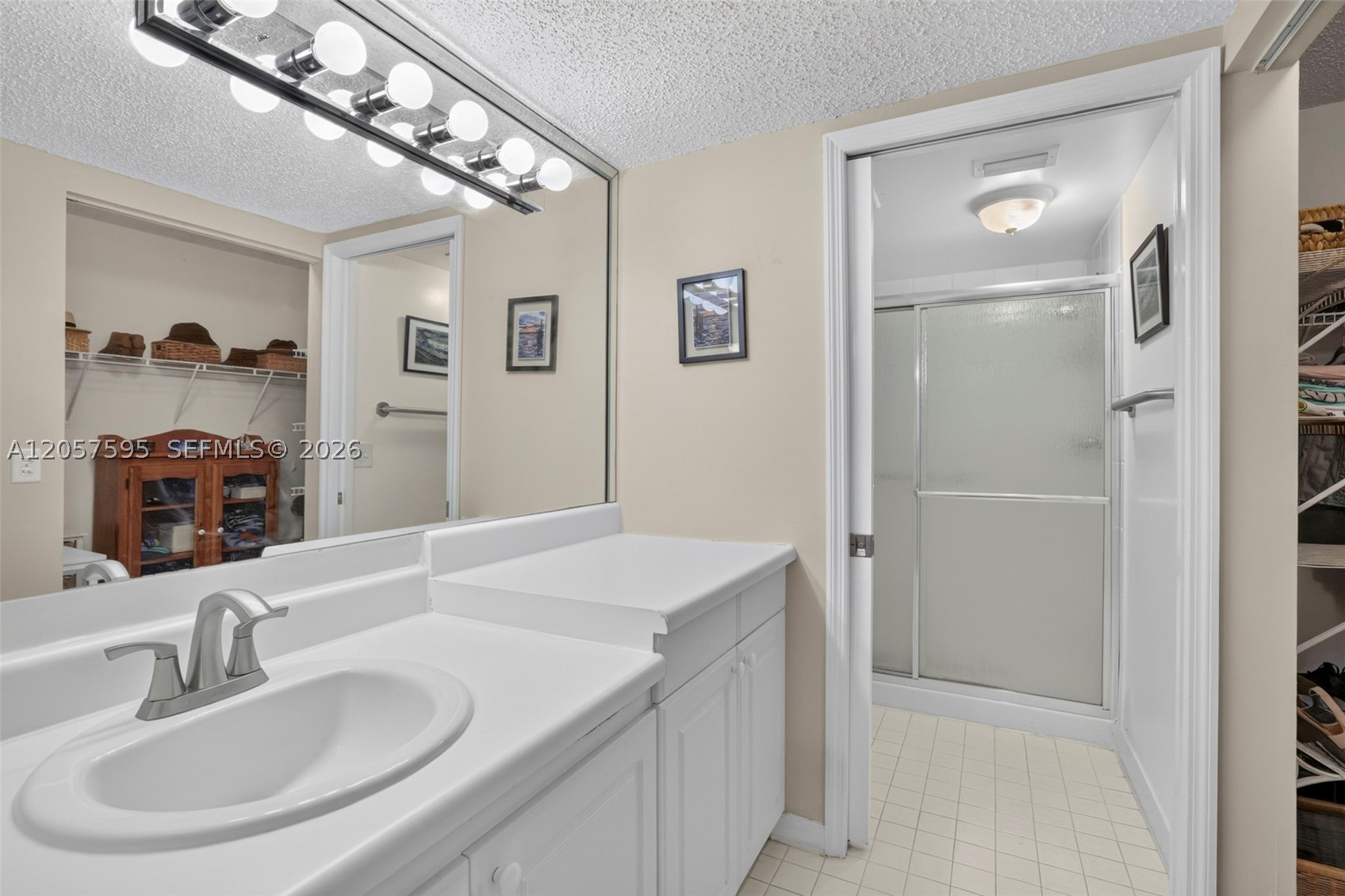 7449 N Devon Dr 207 Property Photo 17