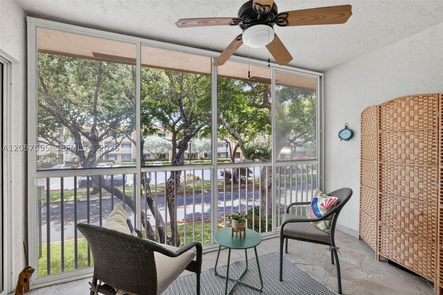 7449 N Devon Dr 207 Property Photo 21