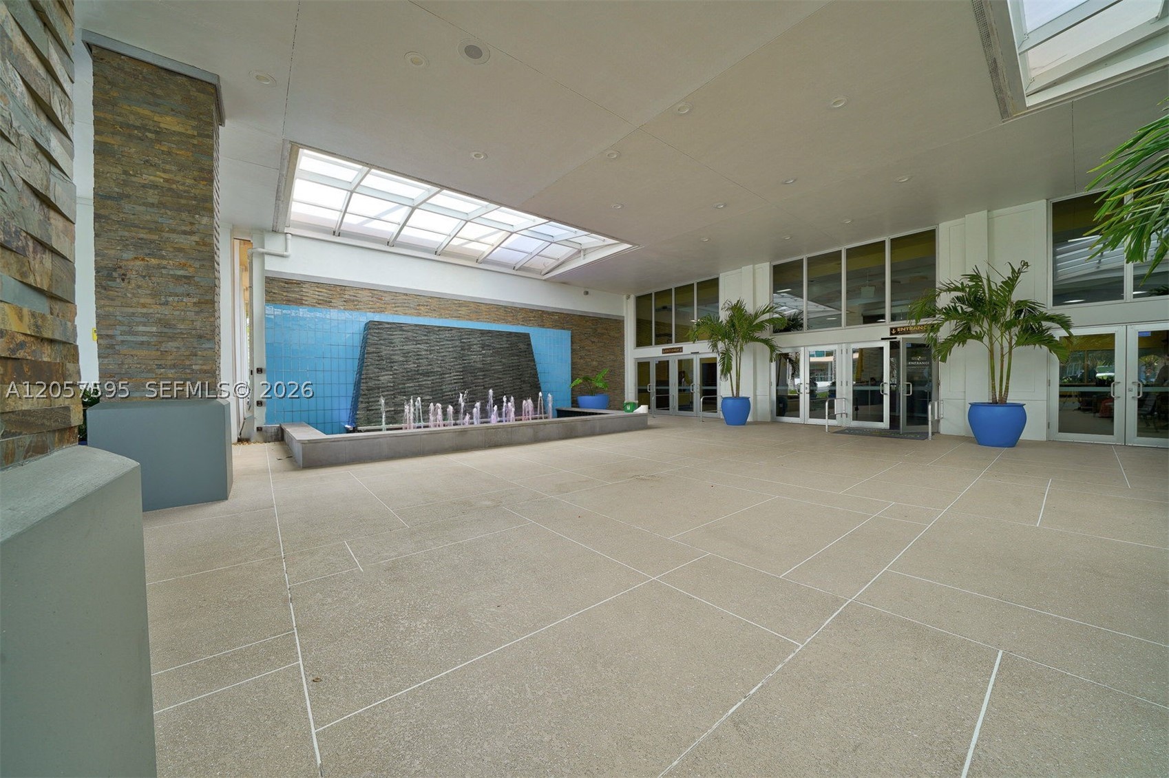 7449 N Devon Dr 207 Property Photo 50