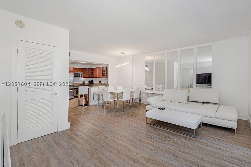 2301 Collins Ave 1528 Property Photo 8