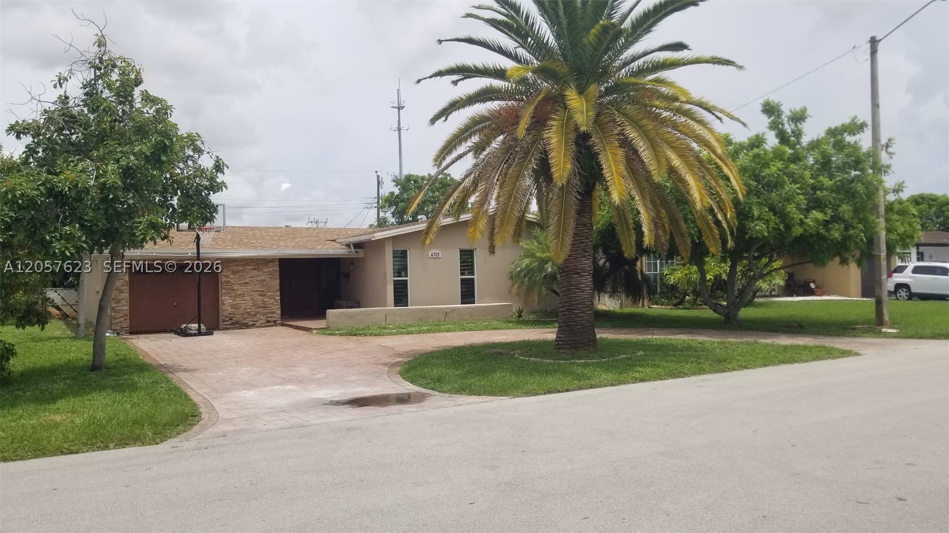 6729 Arbor Dr Property Photo 1