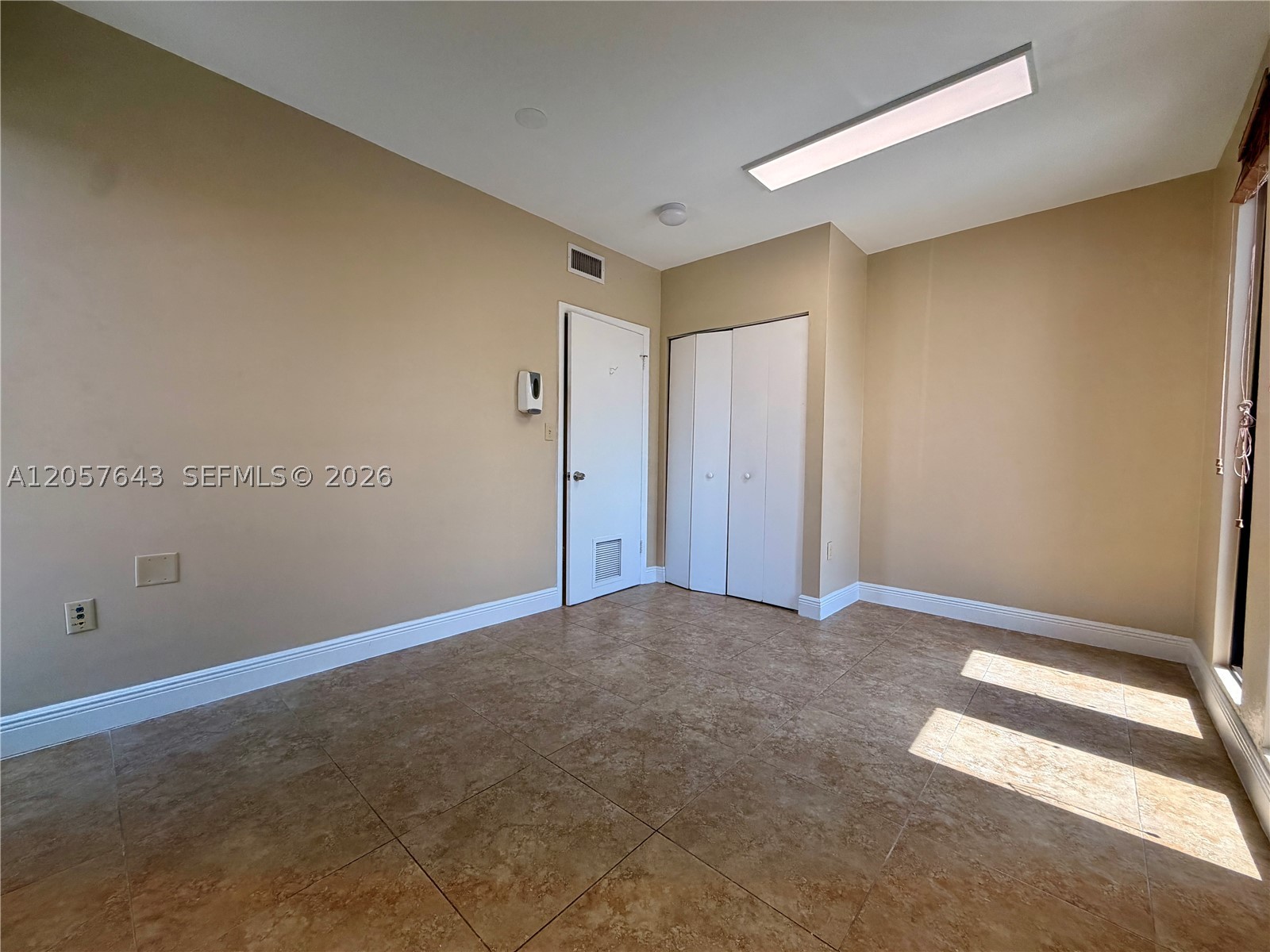 344 W 65th St 201 Property Photo 15