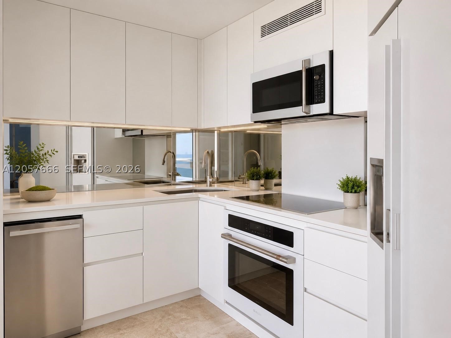 6301 Collins Ave 1504 Property Photo 14