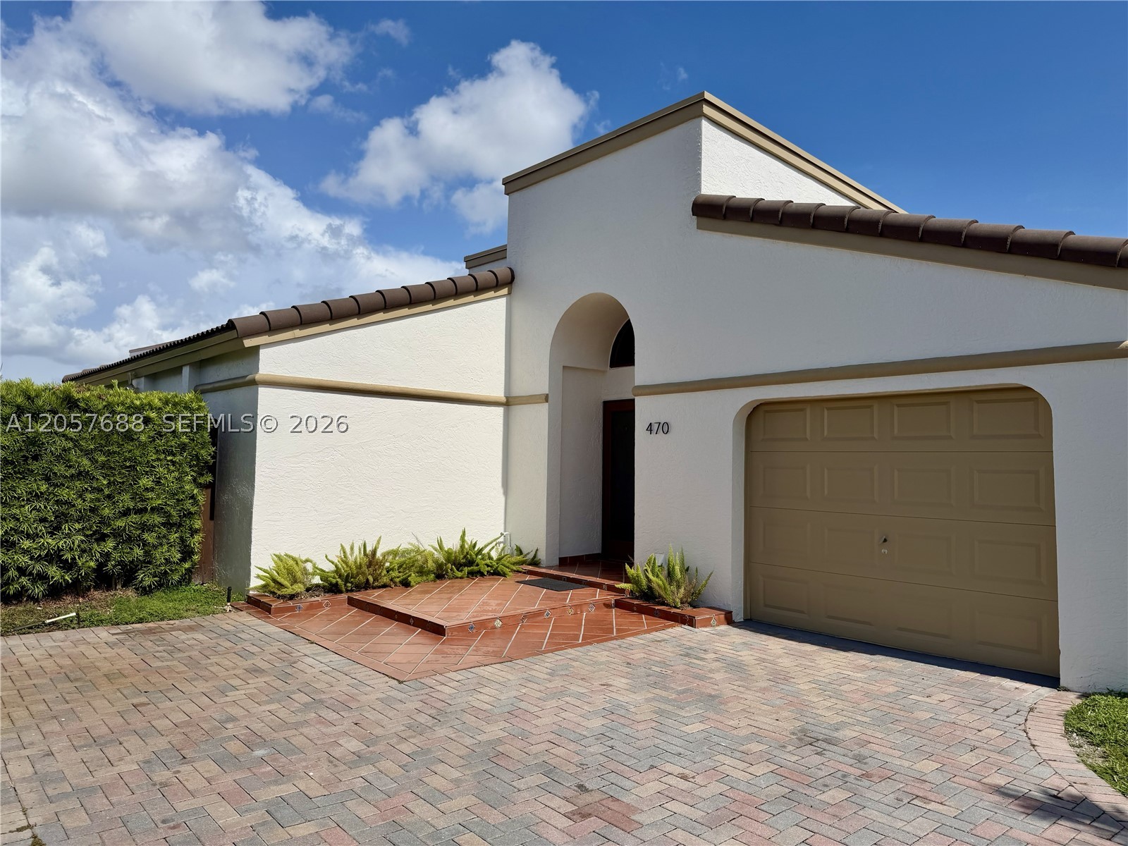 470 Sw 88th Pl E Property Photo 1