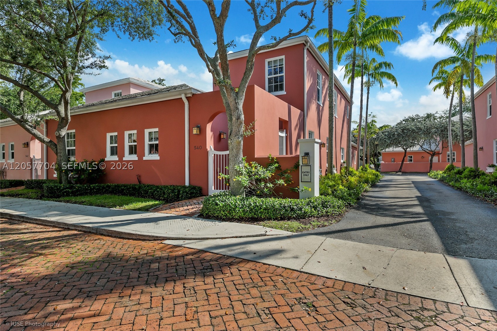 540 Loretto Ave 19