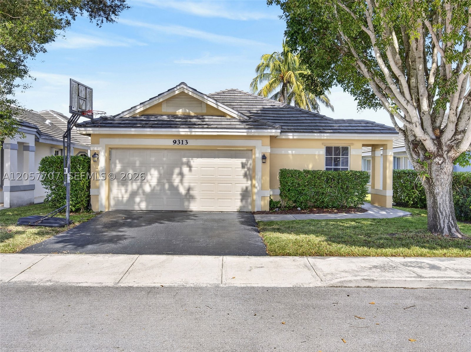 9313 Arborwood Cir Property Photo 1