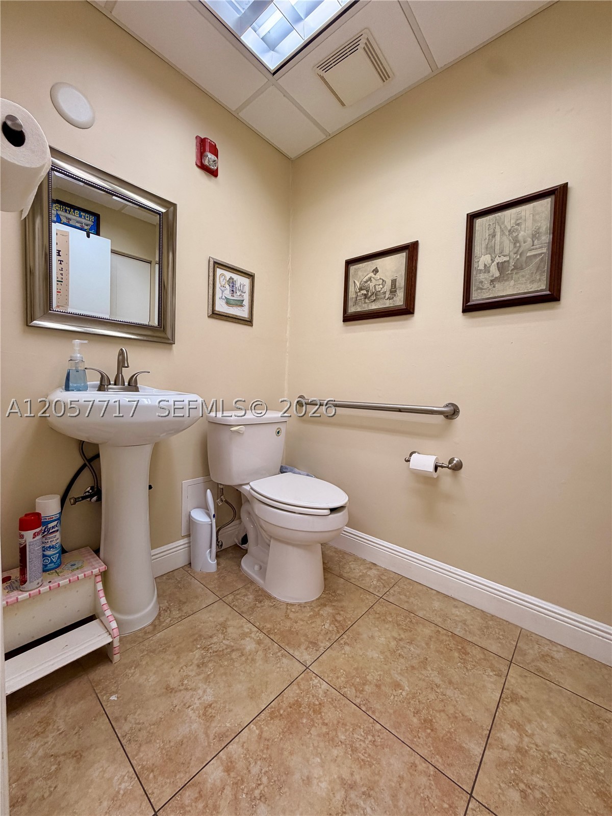 344 W 65th St 203 Property Photo 17