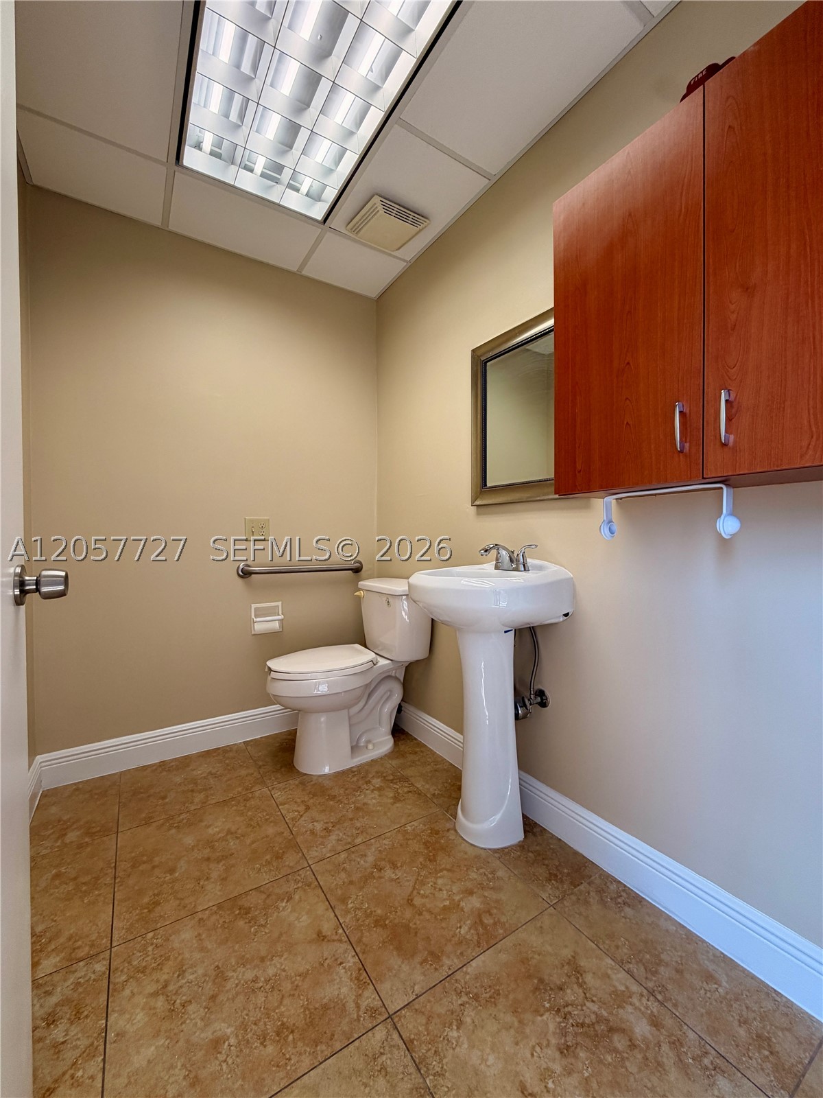 344 W 65th St 204 Property Photo 17