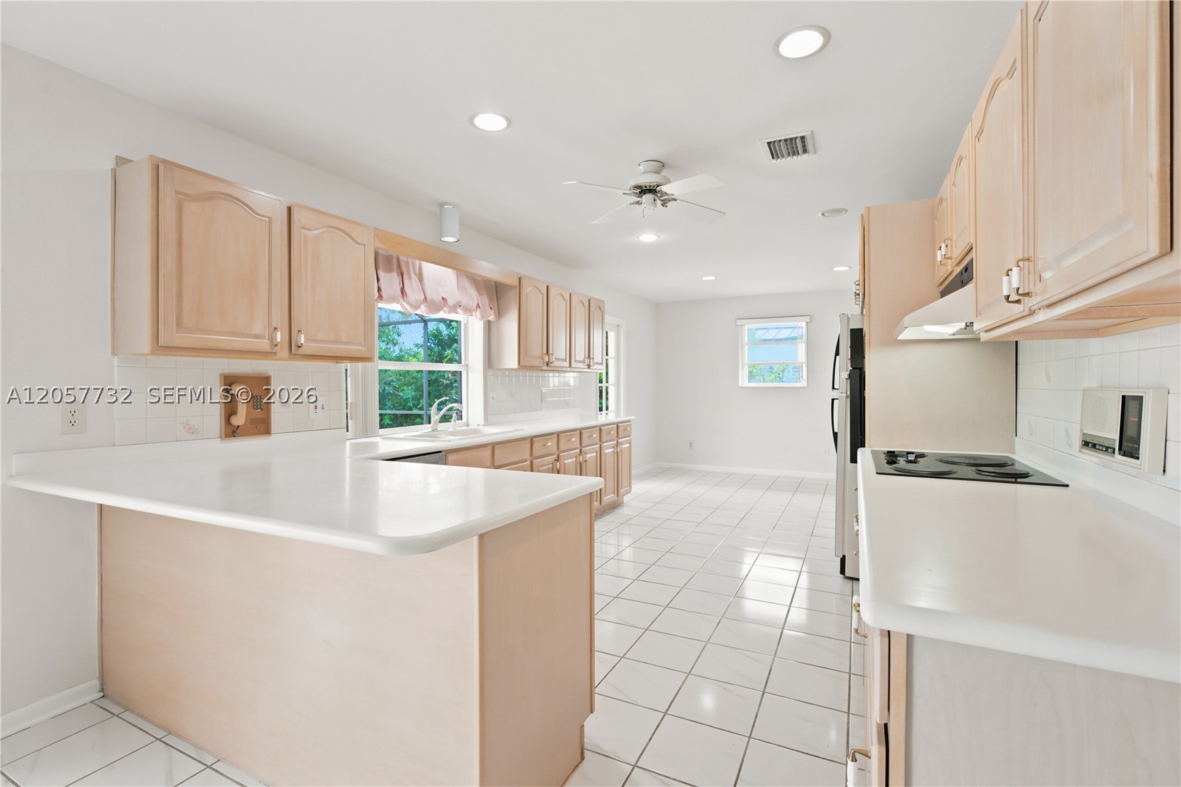 8010 Sw 139th Ter Property Photo 8