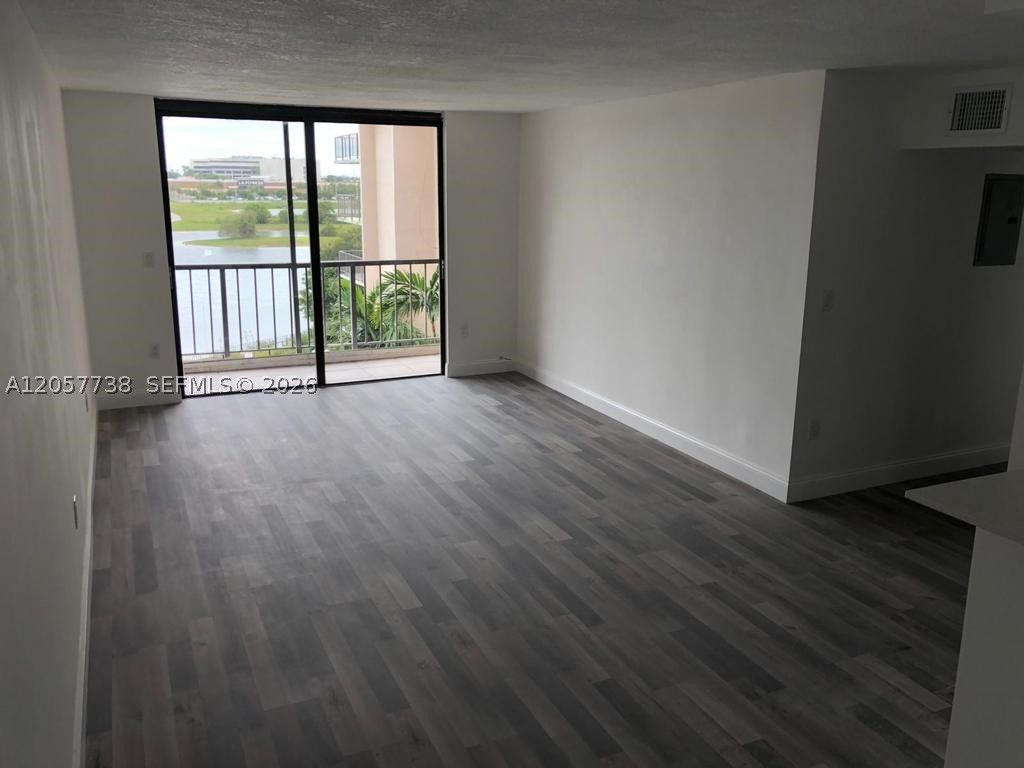 9682 Fontainebleau Blvd 507 Property Photo 2
