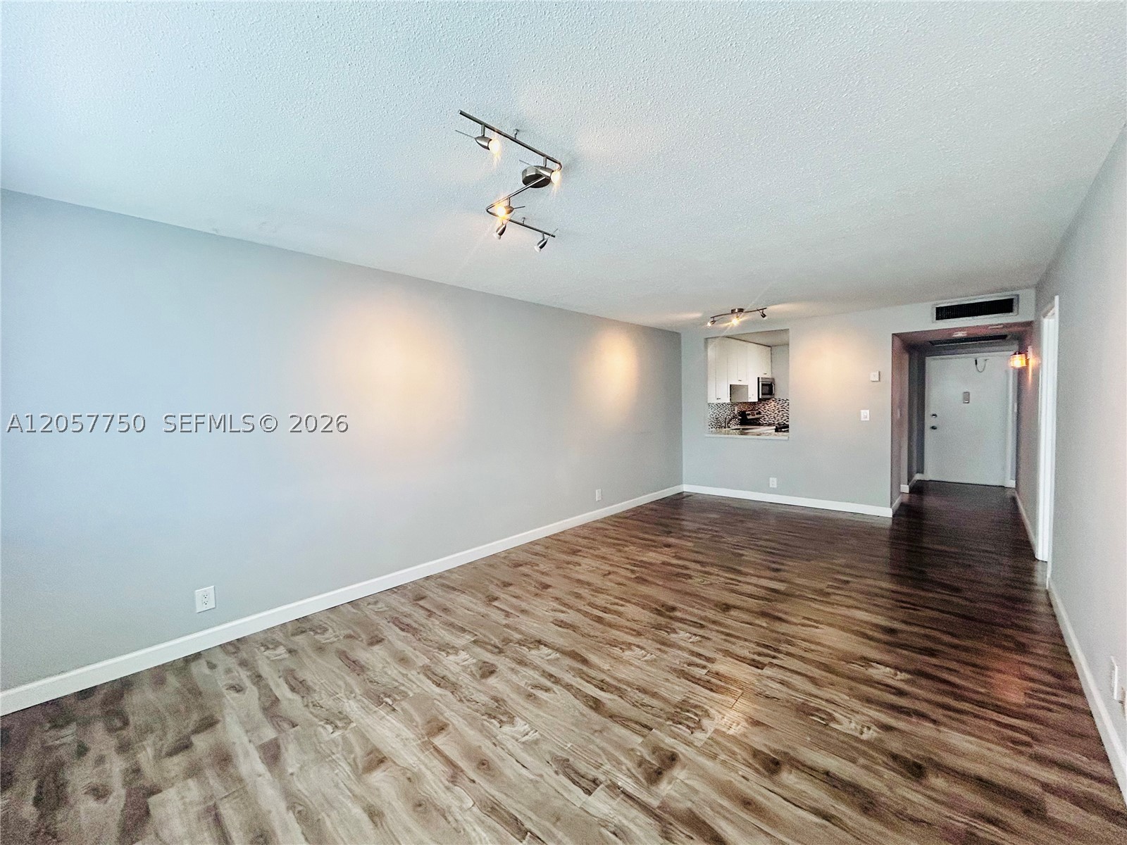 2300 Park Ln 201 Property Photo 5