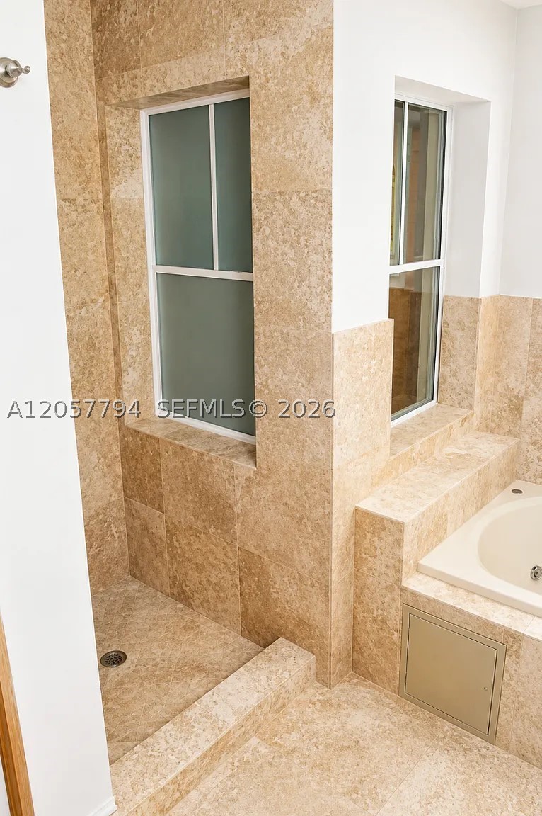 1931 Ne 2nd St 405 Property Photo 18