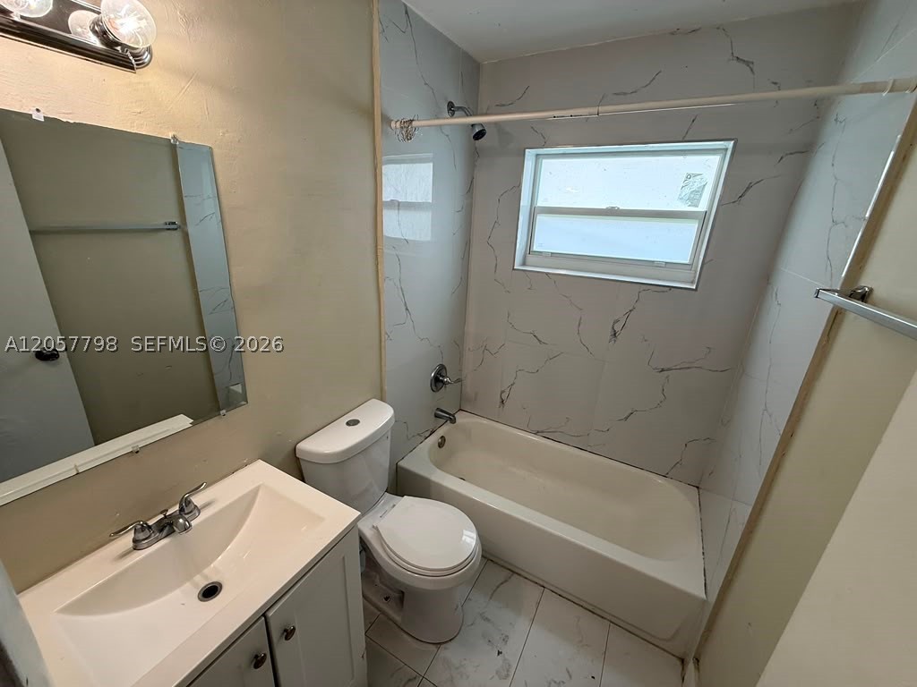2140 Nw 24th St 2 Property Photo 7