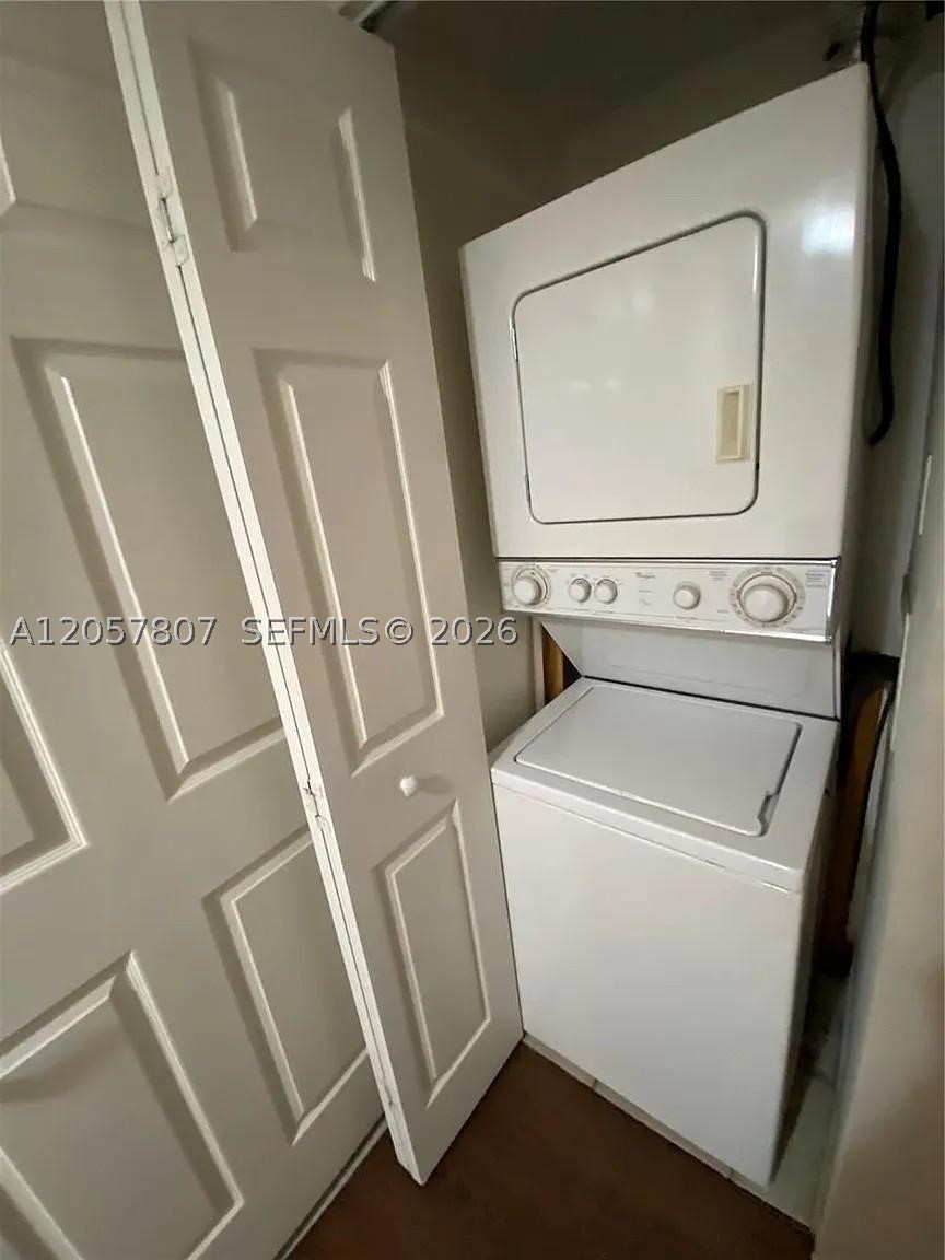 816 Nw 11th St 1203 Property Photo 9