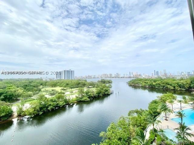 16385 Biscayne Blvd 702 Property Photo 1
