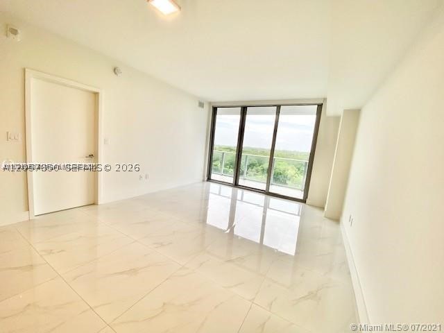 16385 Biscayne Blvd 702 Property Photo 13