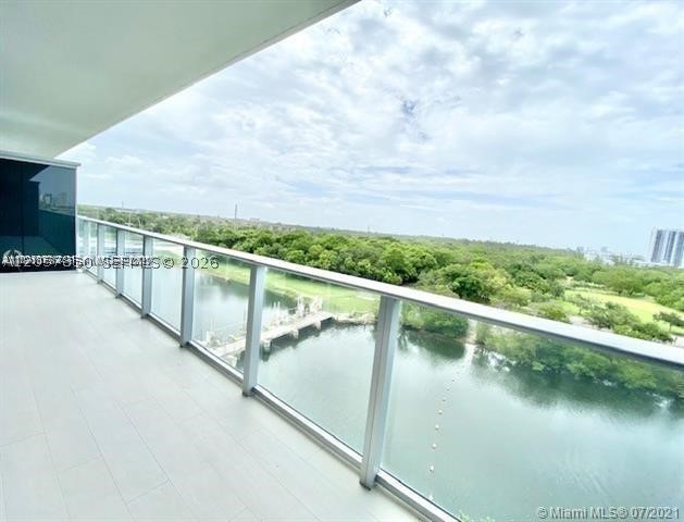 16385 Biscayne Blvd 702 Property Photo 17