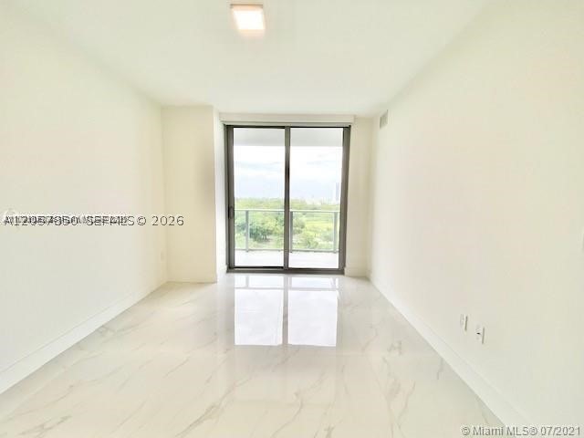 16385 Biscayne Blvd 702 Property Photo 23