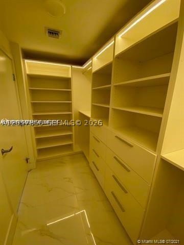16385 Biscayne Blvd 702 Property Photo 27