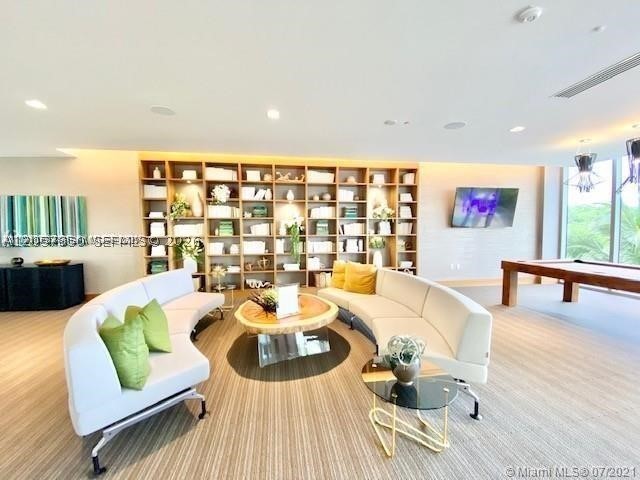 16385 Biscayne Blvd 702 Property Photo 31