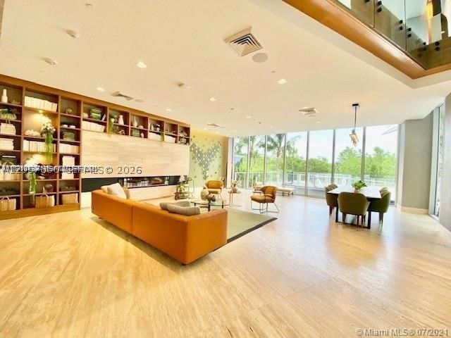 16385 Biscayne Blvd 702 Property Photo 35