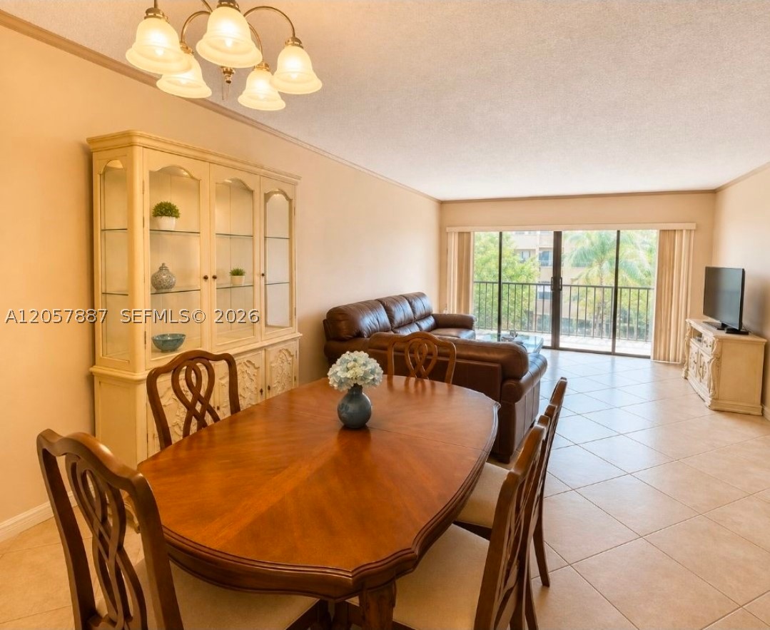 3905 N Nob Hill Rd 312 Property Photo 3