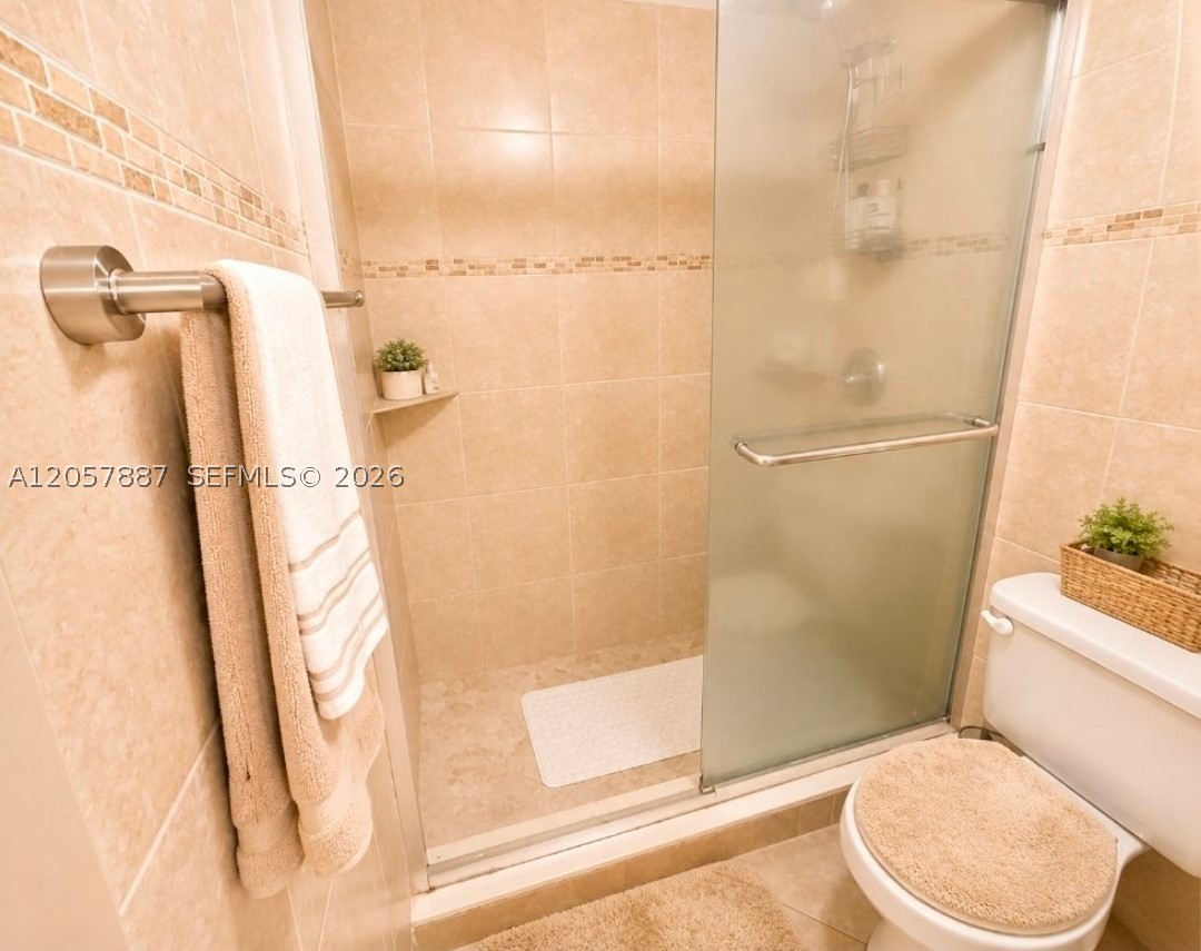 3905 N Nob Hill Rd 312 Property Photo 9