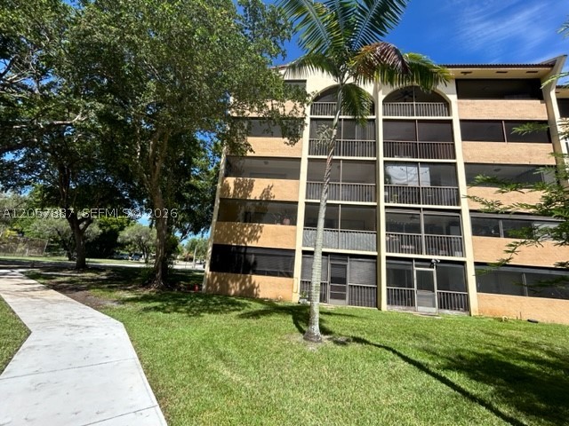 3905 N Nob Hill Rd 312 Property Photo 18