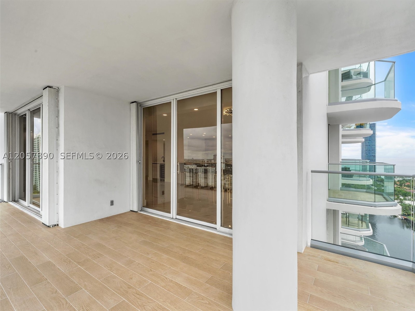 19707 Turnberry Way 21d Property Photo 43