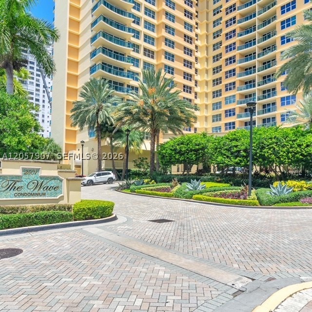 2501 S Ocean Dr 308 Property Photo 15