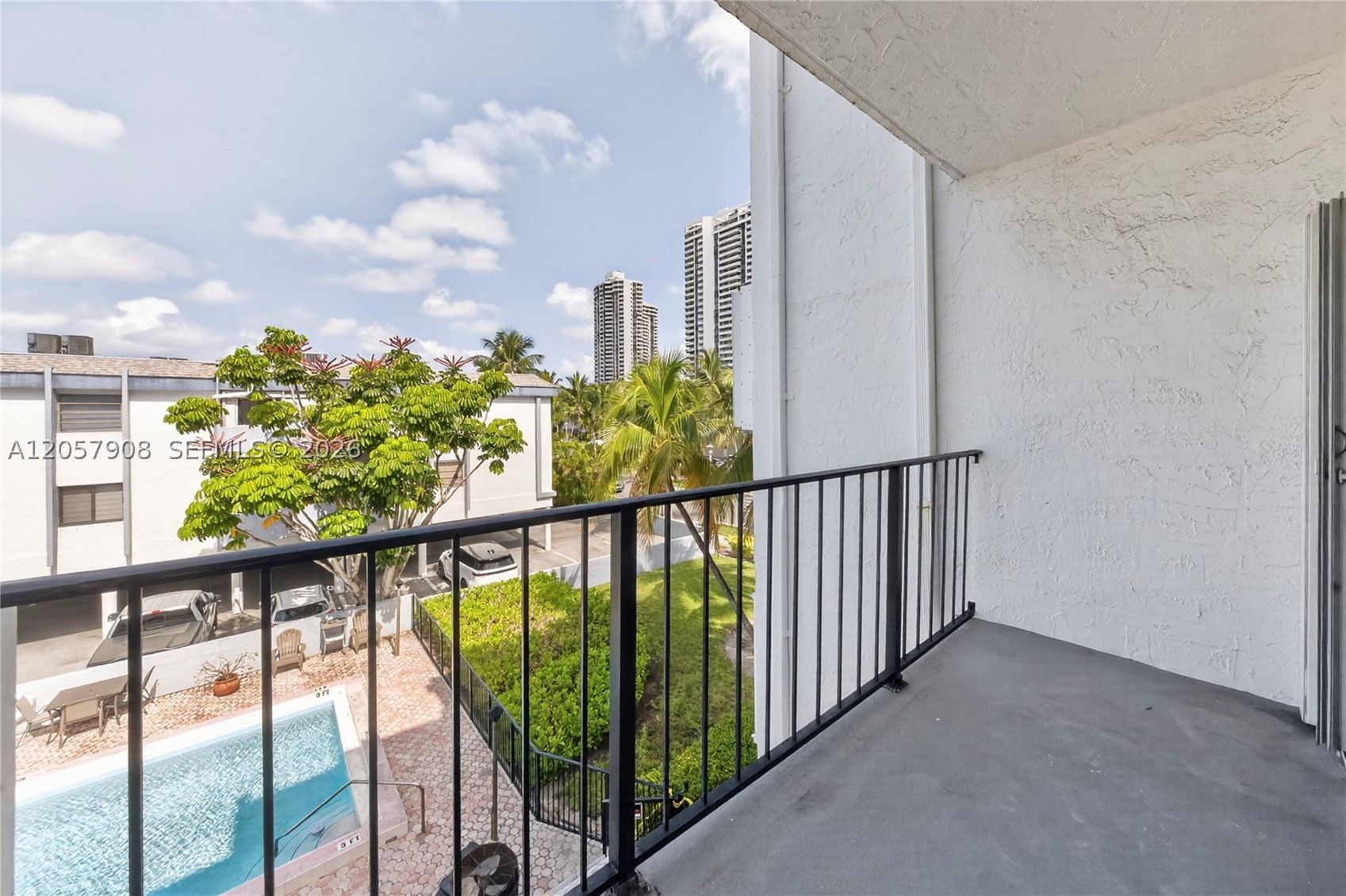 3642 Ne 171st St 305 Property Photo 29