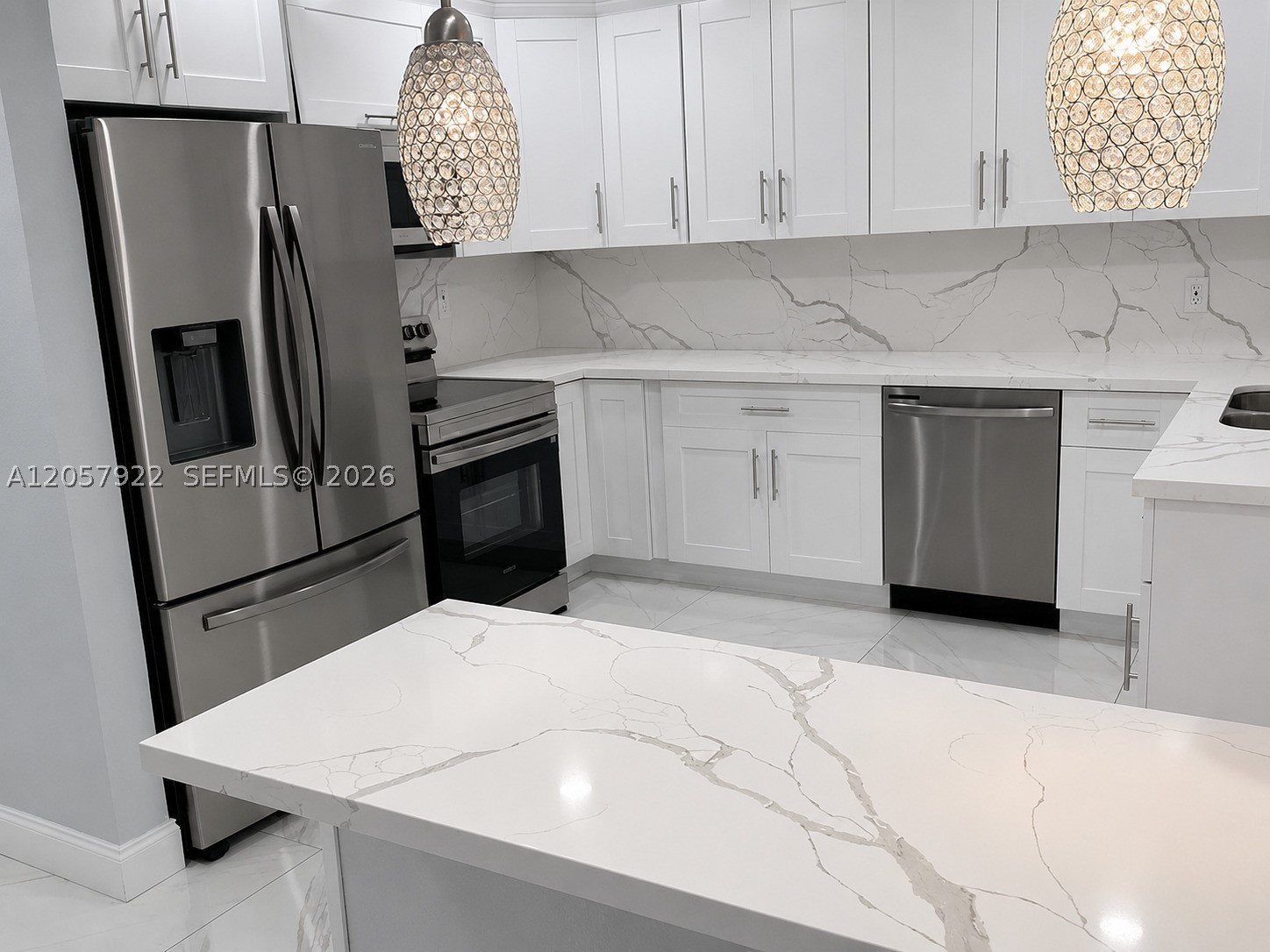552 Ne 161st St Property Photo 4