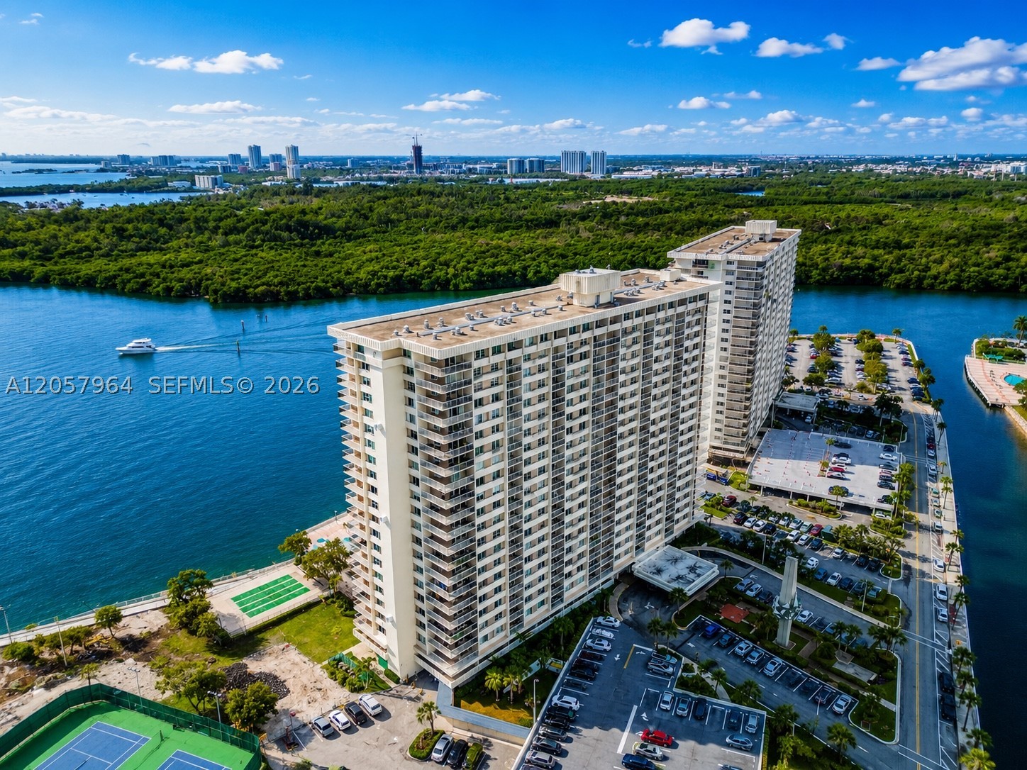 300 Bayview Dr 807 Property Photo 1