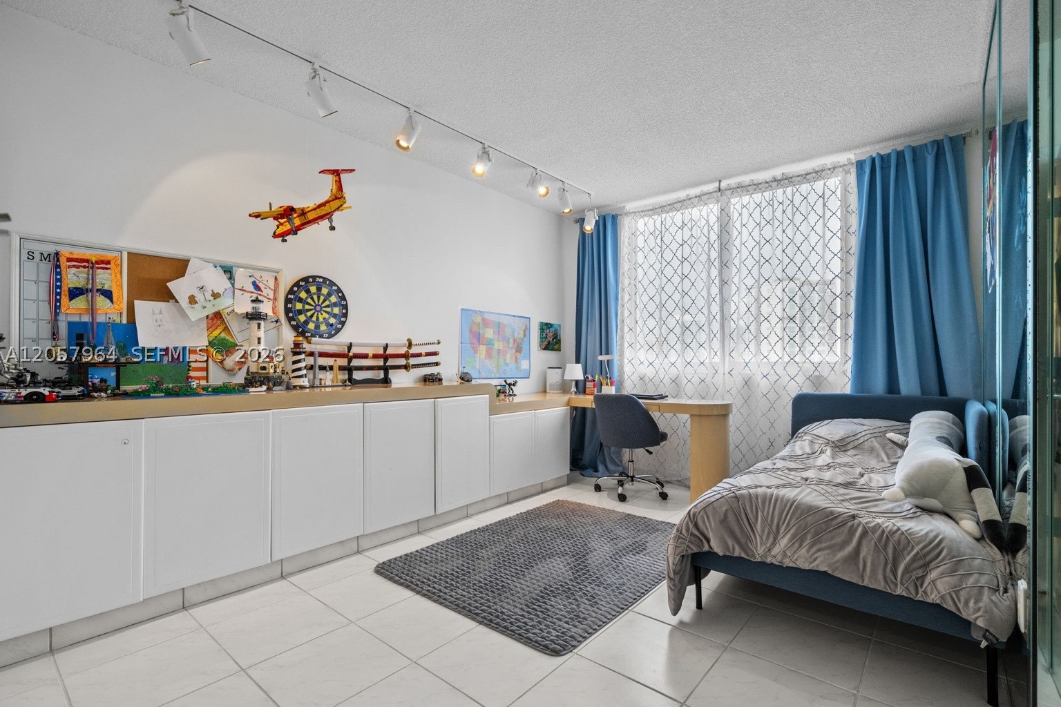 300 Bayview Dr 807 Property Photo 15
