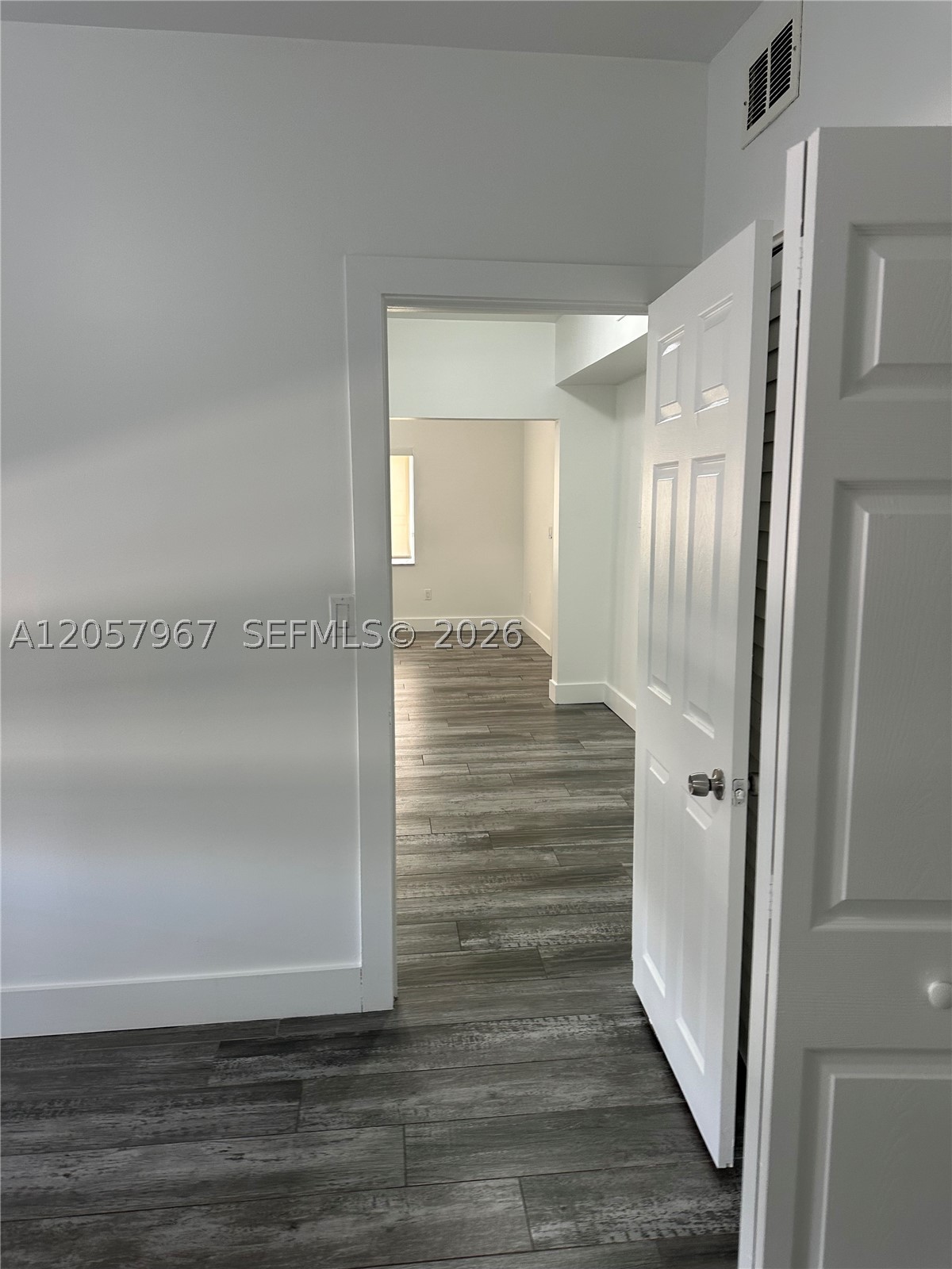 2500 Ne 192nd St 6 Property Photo 8