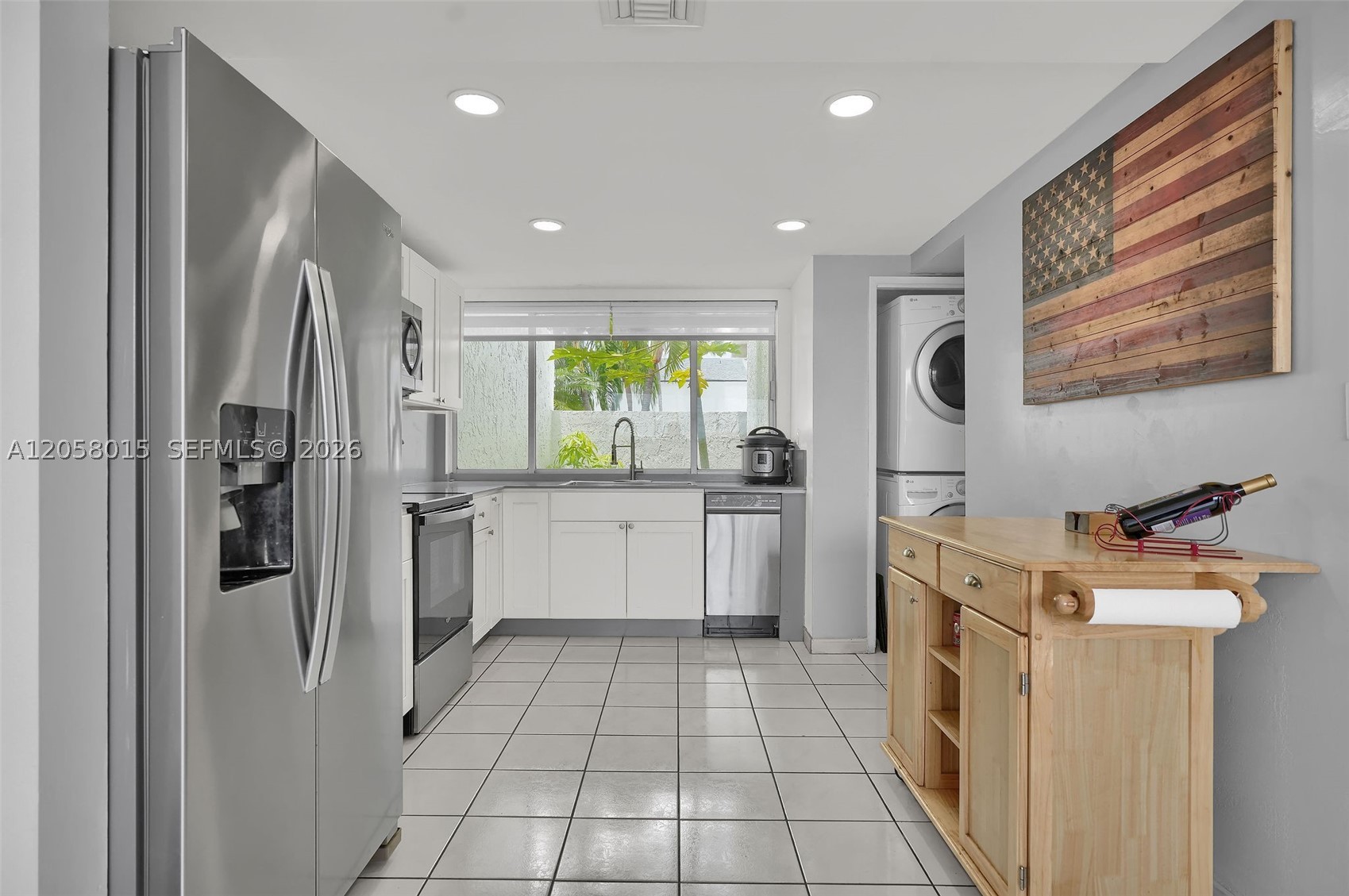 9177 Fontainebleau Blvd 3 Property Photo 7