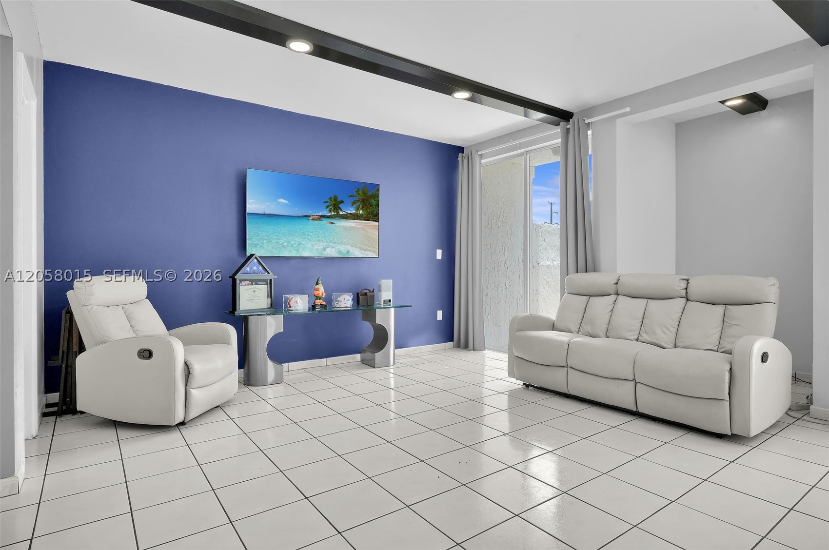 9177 Fontainebleau Blvd 3 Property Photo 11