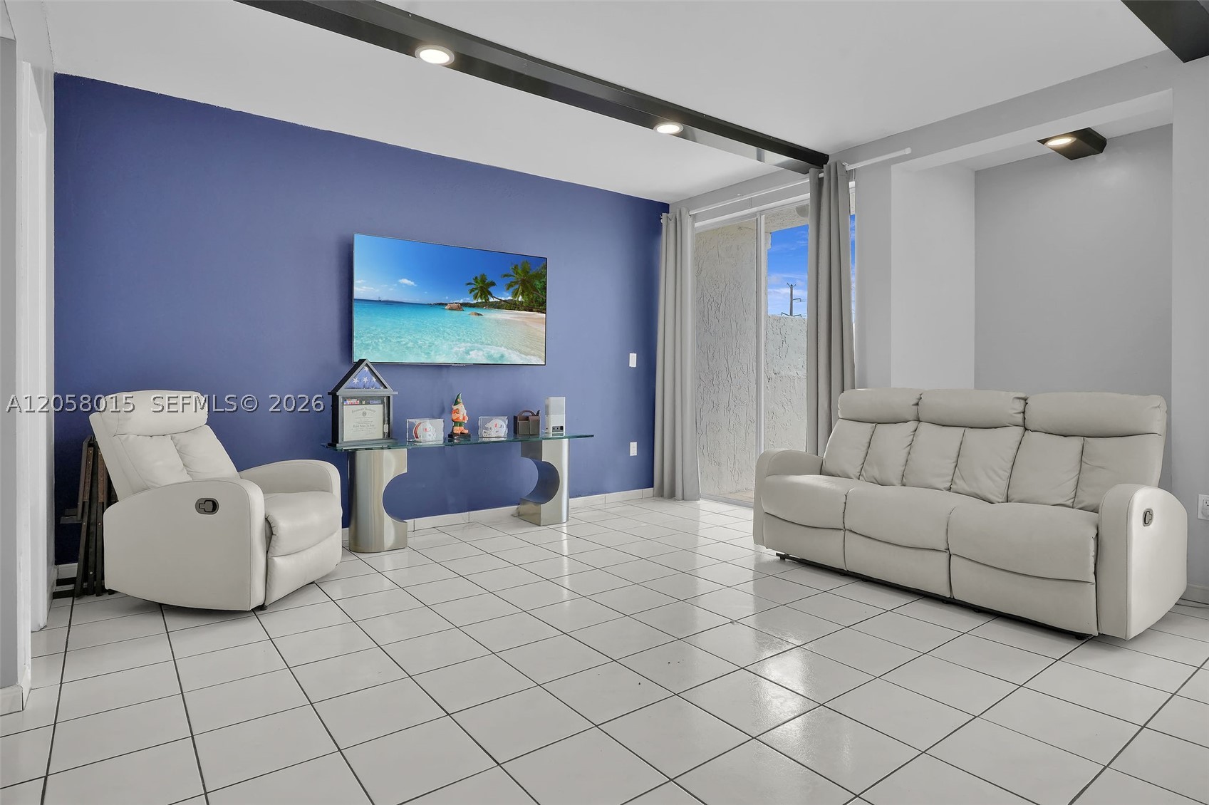 9177 Fontainebleau Blvd 3 Property Photo 13