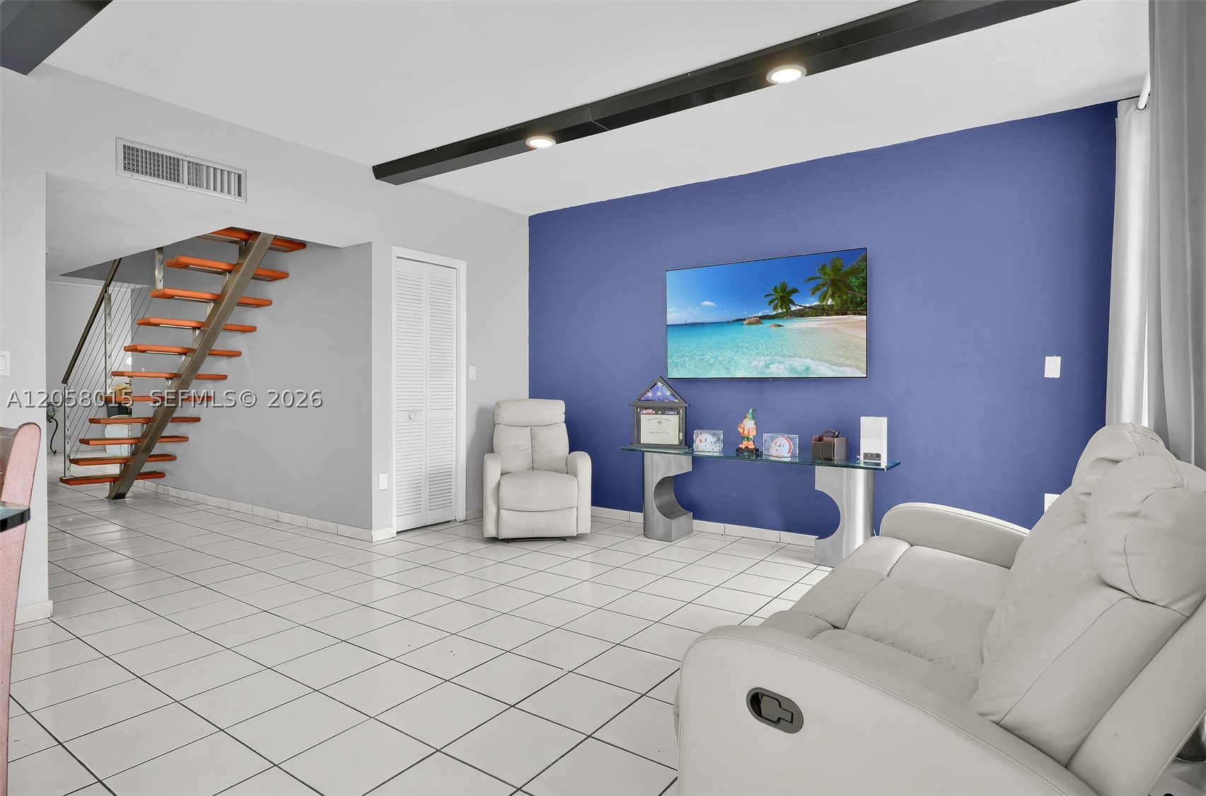 9177 Fontainebleau Blvd 3 Property Photo 14