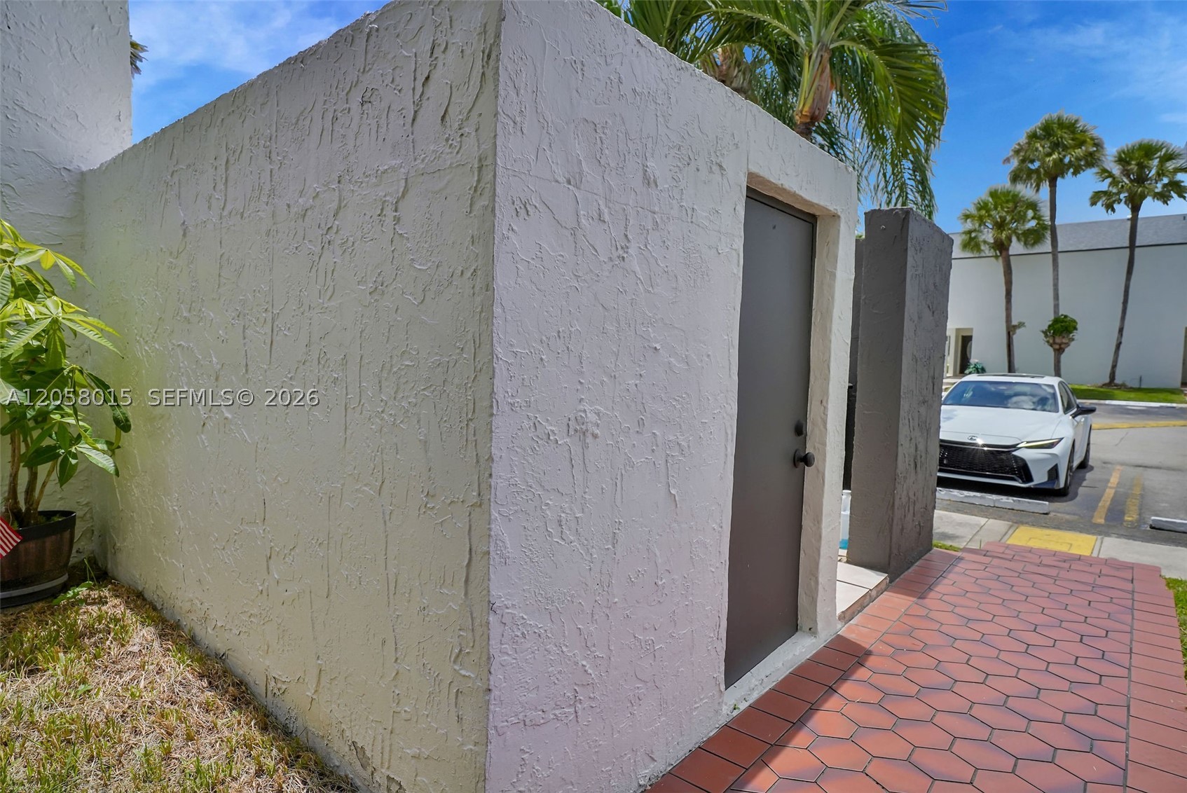 9177 Fontainebleau Blvd 3 Property Photo 41