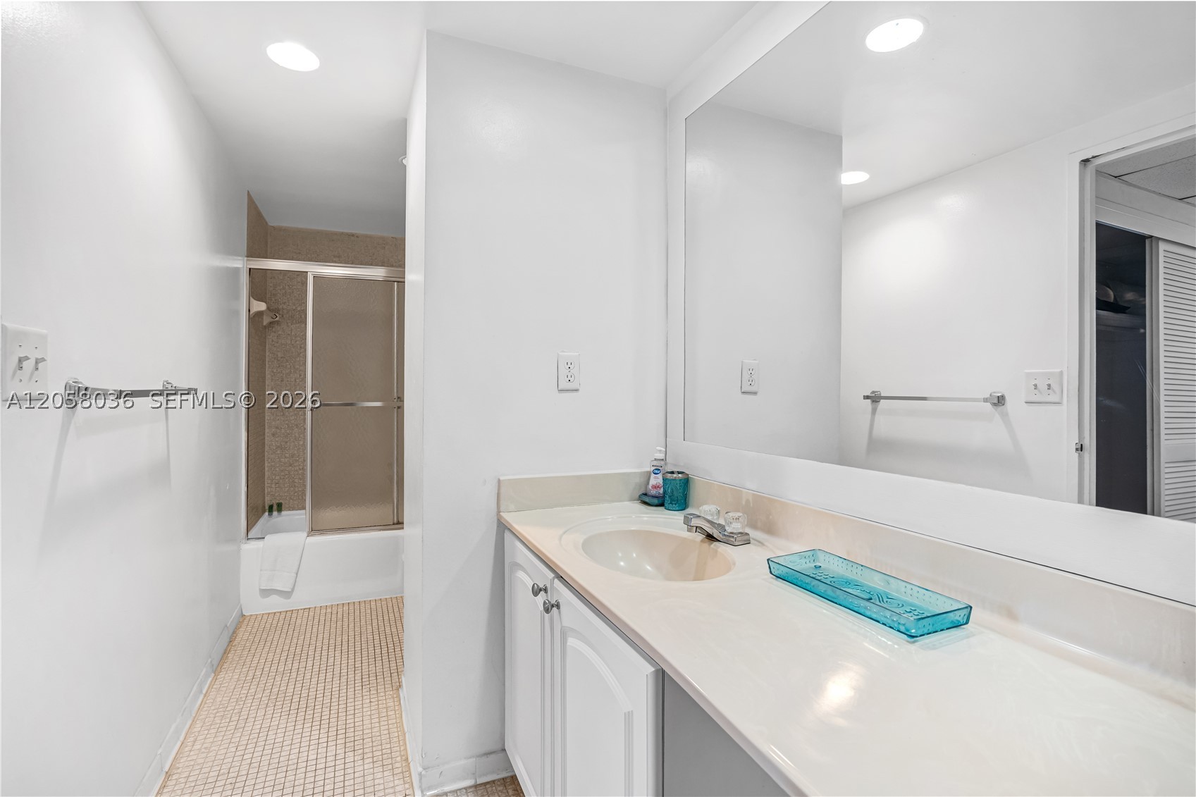 4001 S Ocean Dr 16e Property Photo 16