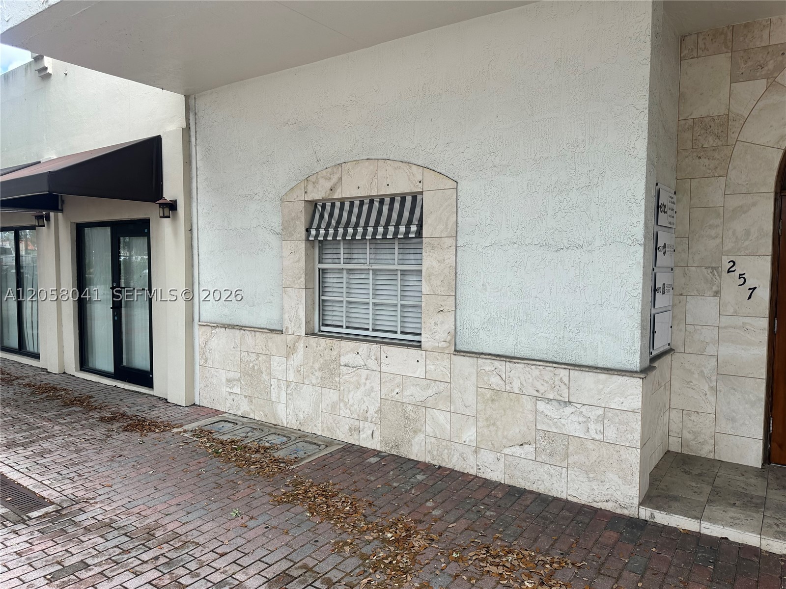 257 N Krome Ave Property Photo 2