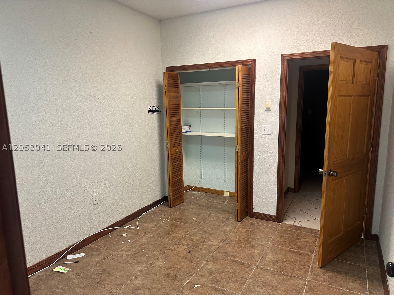 257 N Krome Ave Property Photo 12