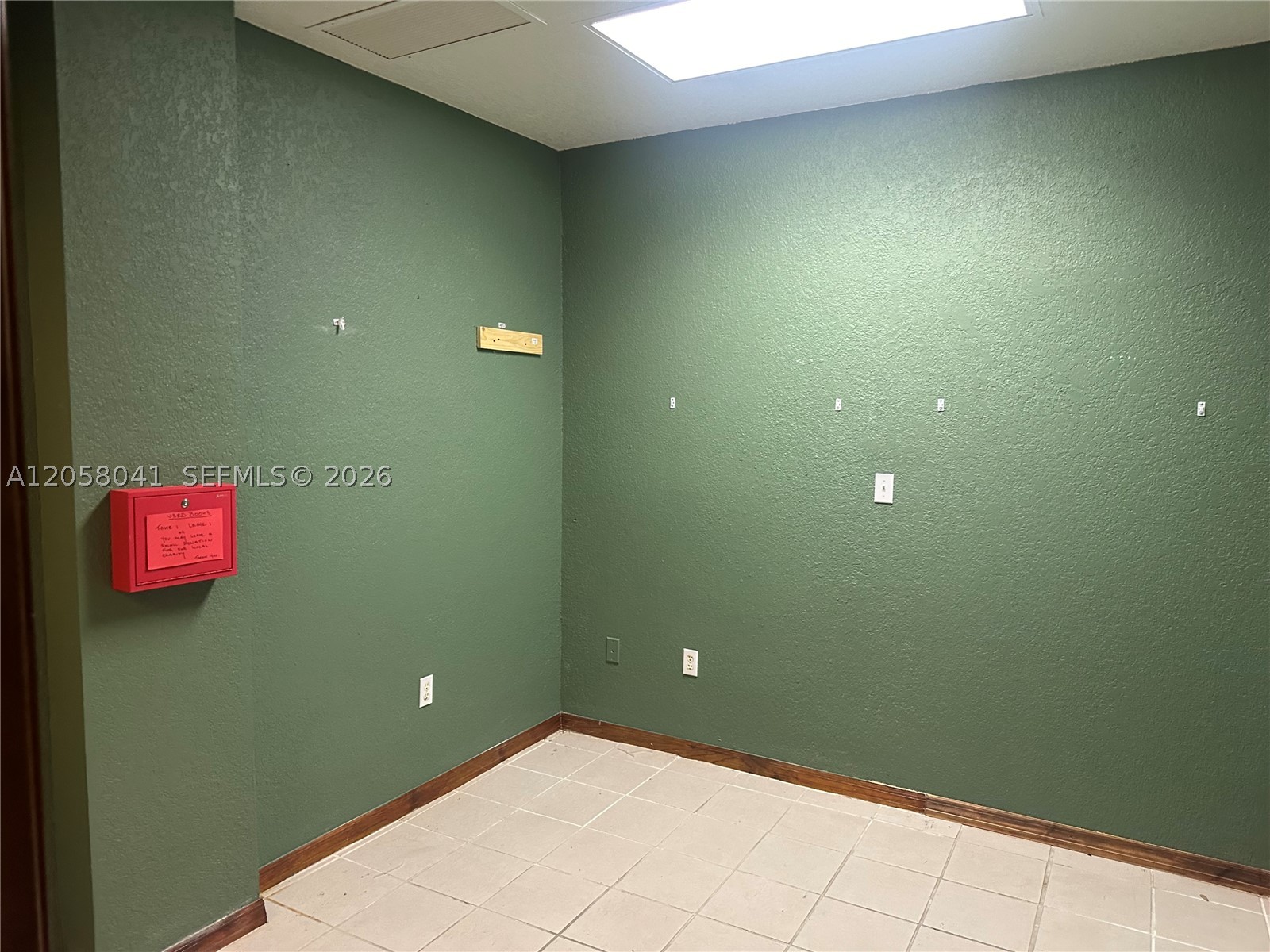 257 N Krome Ave Property Photo 15