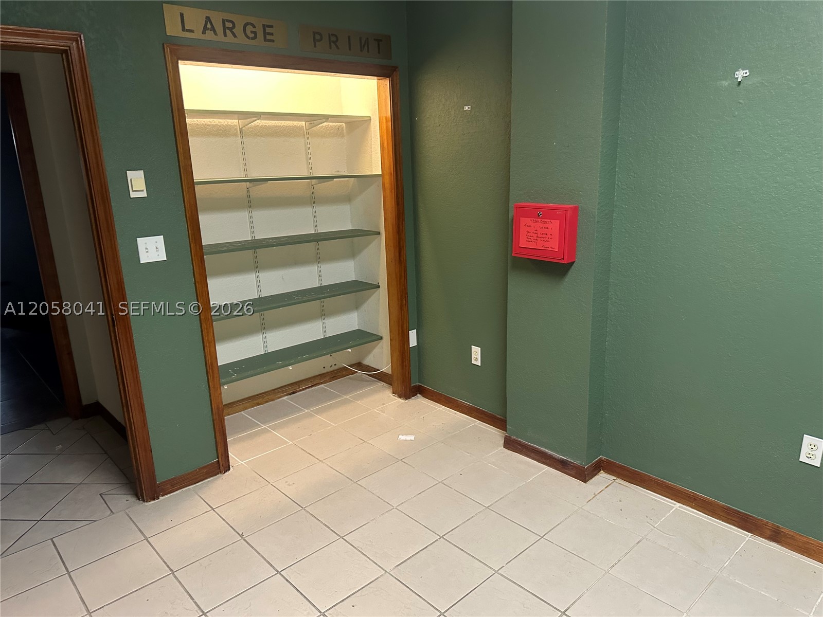 257 N Krome Ave Property Photo 16