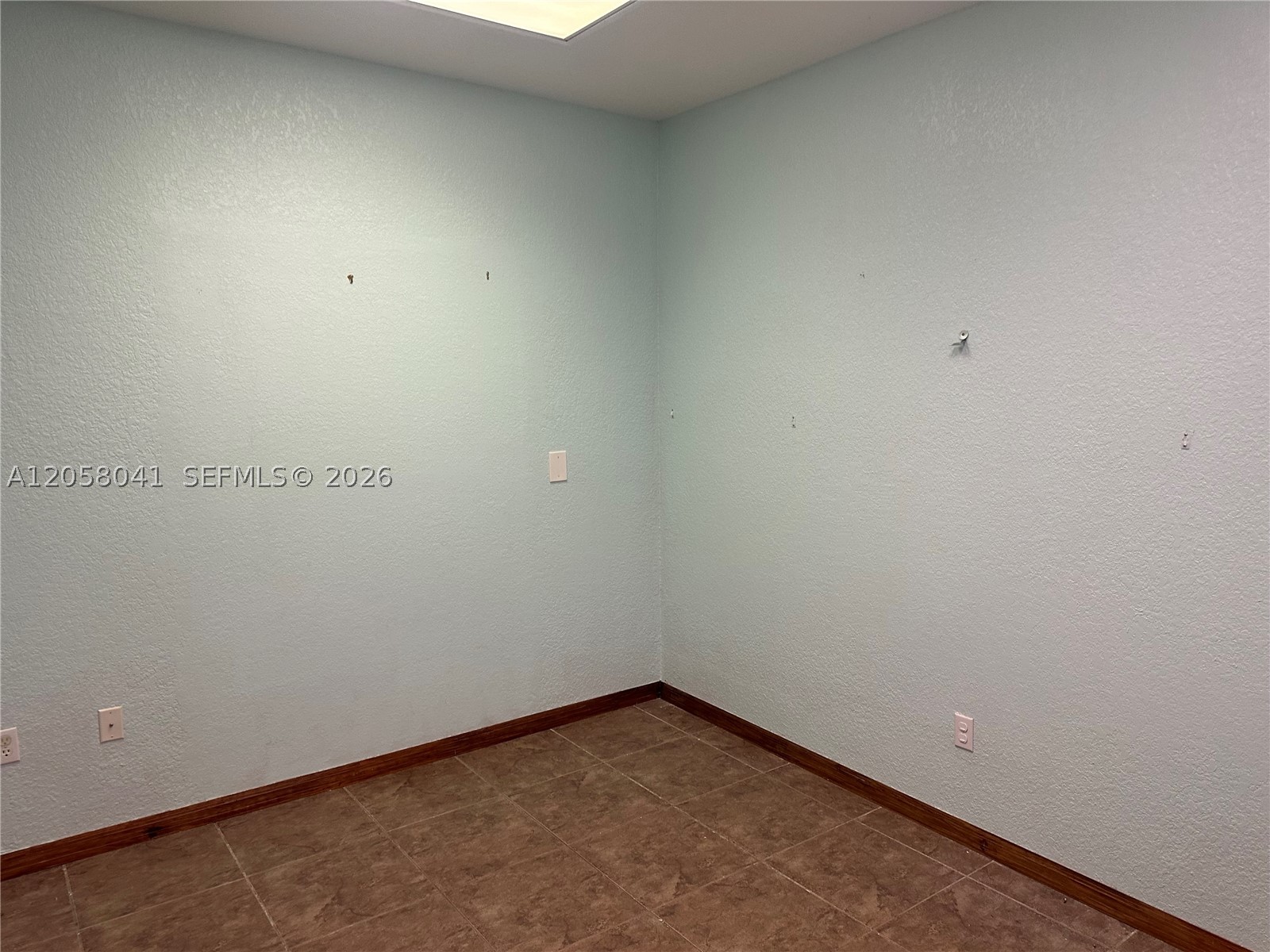 257 N Krome Ave Property Photo 18