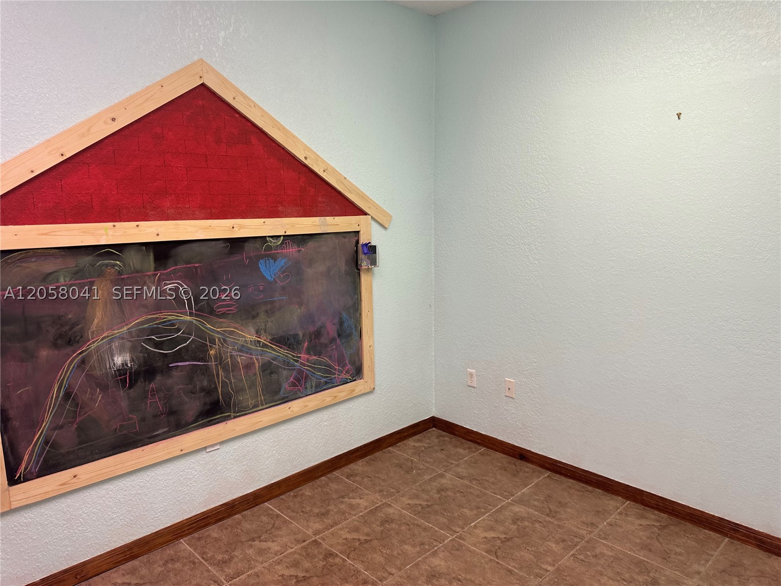 257 N Krome Ave Property Photo 19