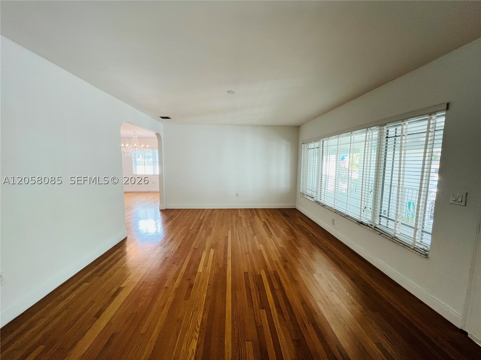1116 Biarritz Dr Property Photo 3