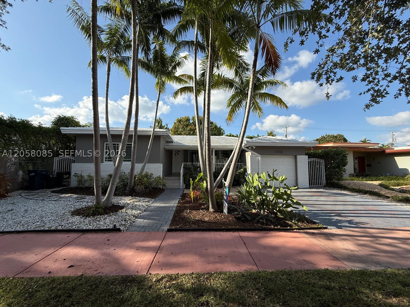 1116 Biarritz Dr Property Photo 25